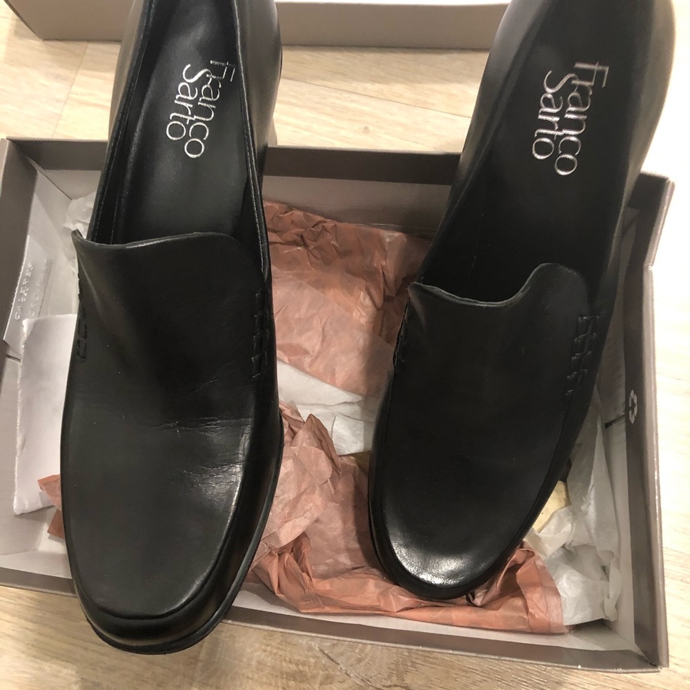Shoes - Picture 6 of 8